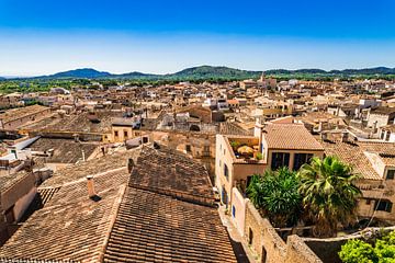 Panoramisch uitzicht van Arta, Mallorca van Alex Winter