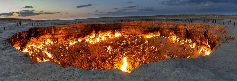 Feuerkrater Derweze in Turkmenistan von Daan Kloeg