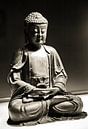 Buddha-Statue sepia meditierend von Rob van Keulen Miniaturansicht