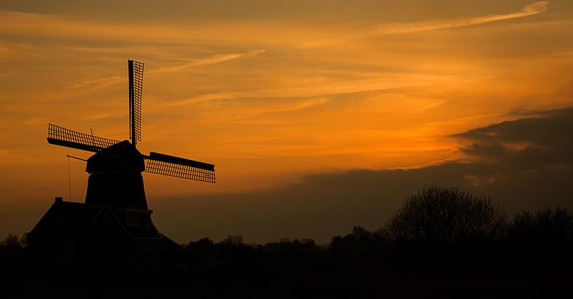 Coucher de soleil au moulin de Volendam par Chris Snoek