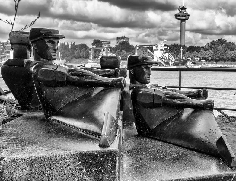 Rowing power on the Meuse by Annelies Martinot
