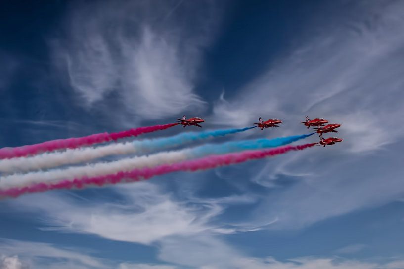 Red Arrows, Royal Air Force. by Gert Hilbink