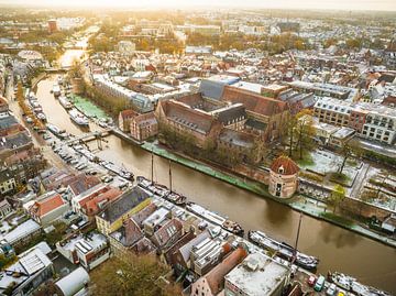 Zwolle Thorbeckegracht tijdens een koude winterochtend van Sjoerd van der Wal Fotografie