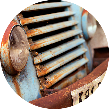 Oude roestige Renault