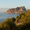 Peñón de Ifach et pins au lever du soleil sur Adriana Mueller