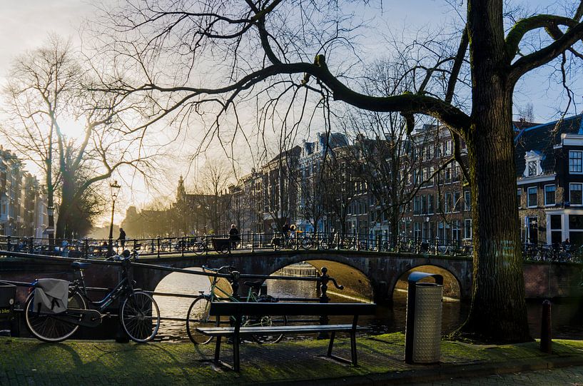 De Keizersgracht gezien vanaf de Brouwersgracht in Amsterdam. van Don Fonzarelli