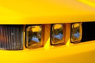 Alfa Romeo SZ Sportwagenscheinwerfer in leuchtendem Gelb von Sjoerd van der Wal Fotografie Miniaturansicht