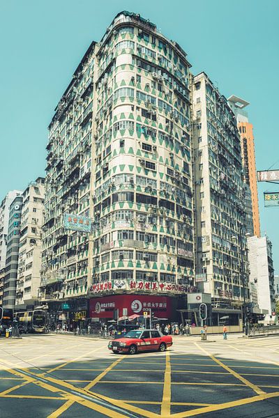 Kowloon Crossing by Pascal Deckarm