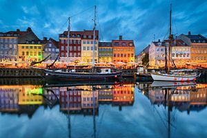 Nyhavn in Kopenhagen van Michael Abid