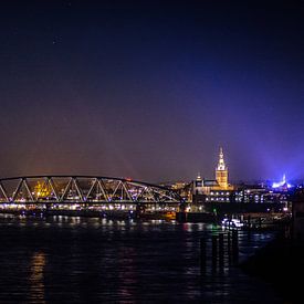 Nijmegen @ Night van Mario Kuijpers