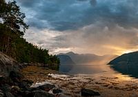 Sognefjord en Norvège pendant le coucher du soleil