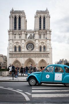 Notre Dame - Deux Chevaux van Eriks Photoshop by Erik Heuver