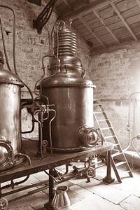 Historische koperen distillatieketel