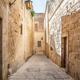 Alleys of Valletta II by Rüdiger Rohmann