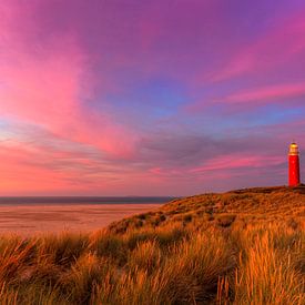 Leuchtturm De Cocksdorp auf der Insel Texel und schöne Abendröte von Rob Kints