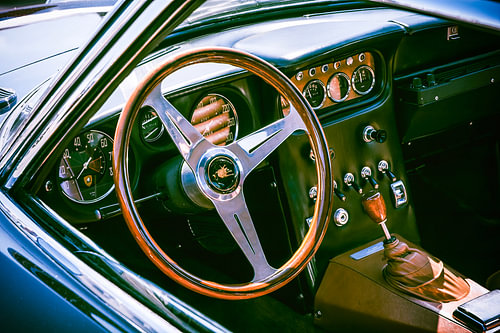 Lamborghini 350 GT klassieke sportwagen dashboard