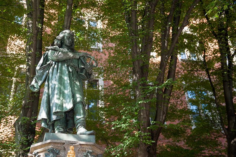 Nicolaus Copernicus Statue by Richard Wareham