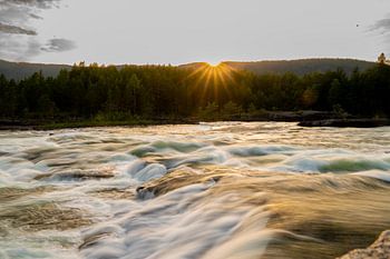 Le soleil bas dans le nord de la Norvège