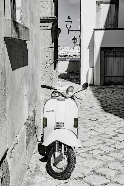 Italienische Vespa von Deborah Zannini