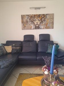 Frau Gold Modern
