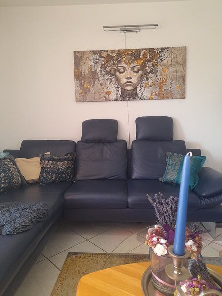 Frau Gold Modern