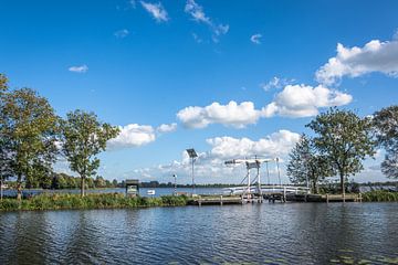 Breevaart met ophaalbrug naar de Reeuwijkse plassen