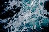 Zeewater met witte schuimkoppen van bovenaf gezien van Jille Zuidema thumbnail