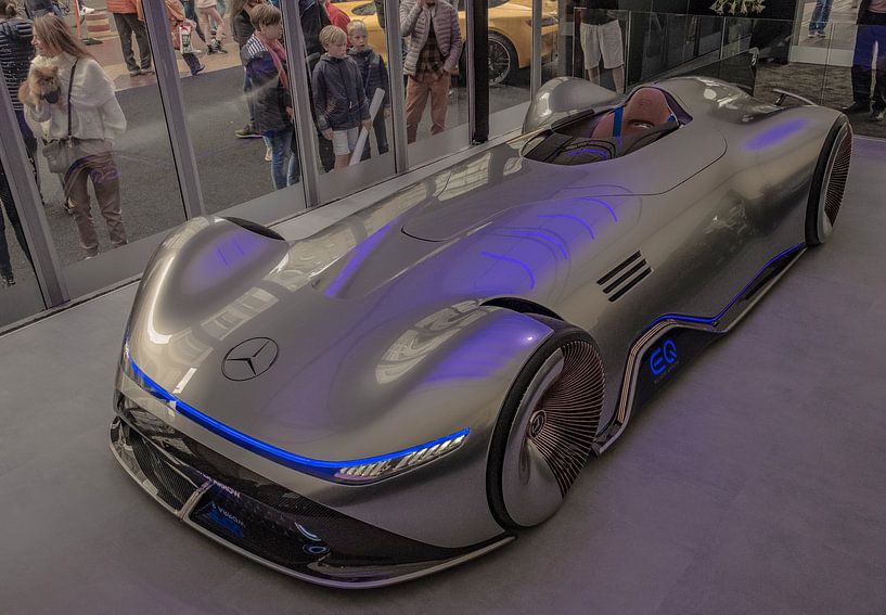 Mercedes-Benz Vision EQ Silver Arrow by Freddie de Roeck