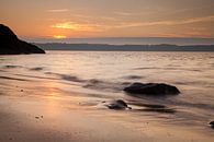 zonsondergang Bretagne silky waters van Marika Rentier thumbnail