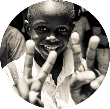 Portret - Zambia 2019 - Vrolijke jongen van Matthijs van Os Fotografie