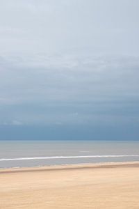 Tempête en mer et plage vide. sur Christa Stroo photography