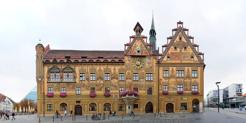Stadhuis van Ulm met de fresco's van Martin Schaffner van Panorama Streetline