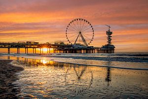 Scheveningen Pier Sonnenuntergang von Marjolein van Middelkoop