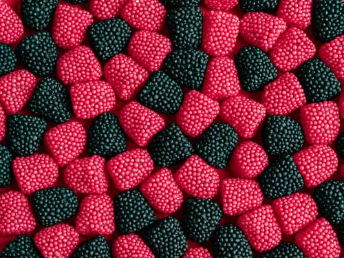 Une délicieuse mosaïque de bonbons gélifiés à la framboise et au cassis.