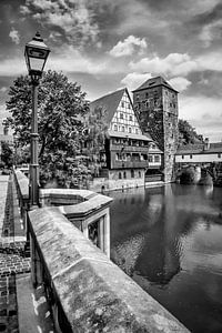 NÜRNBERG Vue du pont Maxbrücke vers la passerelle du bourreau  