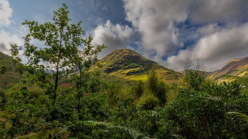 De magnifieke bergen van de Schotse Hooglanden