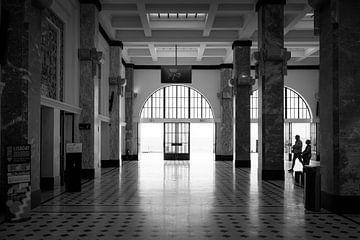 Treinstation Santa Apolónia, Lissabon, Portugal van Andreas Peters