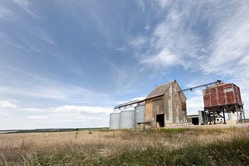 Vintage graansilo's in Frankrijk van Peter de Kievith Fotografie