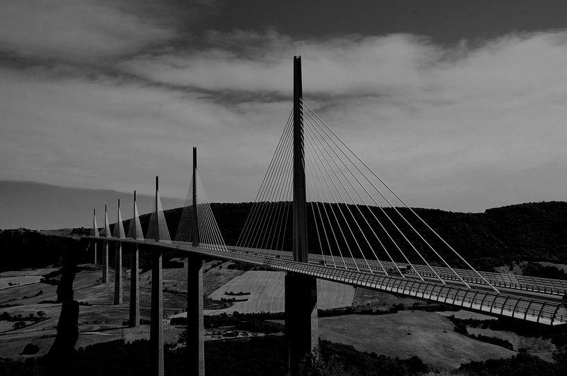 Viaduct van Millau, Frankrijk van Willem van den Berge