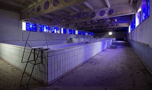 Blauer Pool