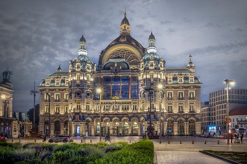 Anvers-Central pendant le quart d'heure bleu