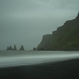 Reynisdrangar près de Vik, Islande sur Pep Dekker