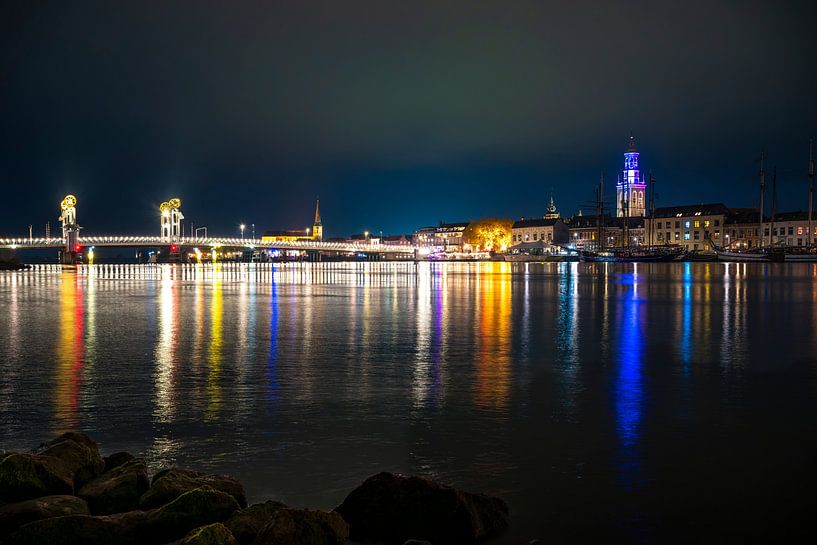 Kampen Abendpanorama der Skyline am Fluss IJssel von Sjoerd van der Wal Fotografie