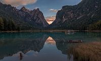 Italië - Dolomieten - Lago di Dobbiaco van Toon van den Einde thumbnail