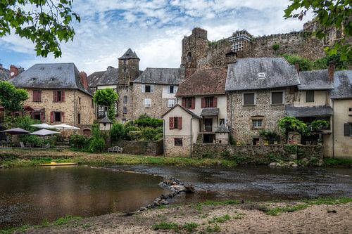 Pittoresk dorpje in Frankrijk ( Dordogne ) Ségur-Le-Chateau van jacky weckx