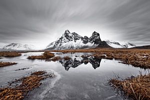 Bergkette mit Spiegelung