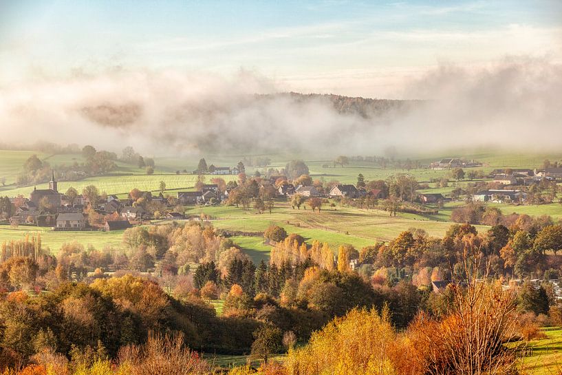 Couleurs d'automne et brouillard à la frontière avec le Limbourg du Sud par John Kreukniet