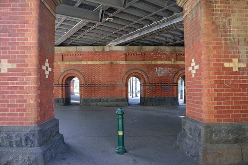 Onder de rails van Flinders Street