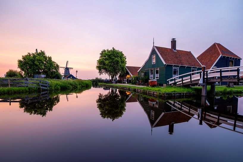 Zonsondergang bij de Zaanse Schans van Michiel Dros