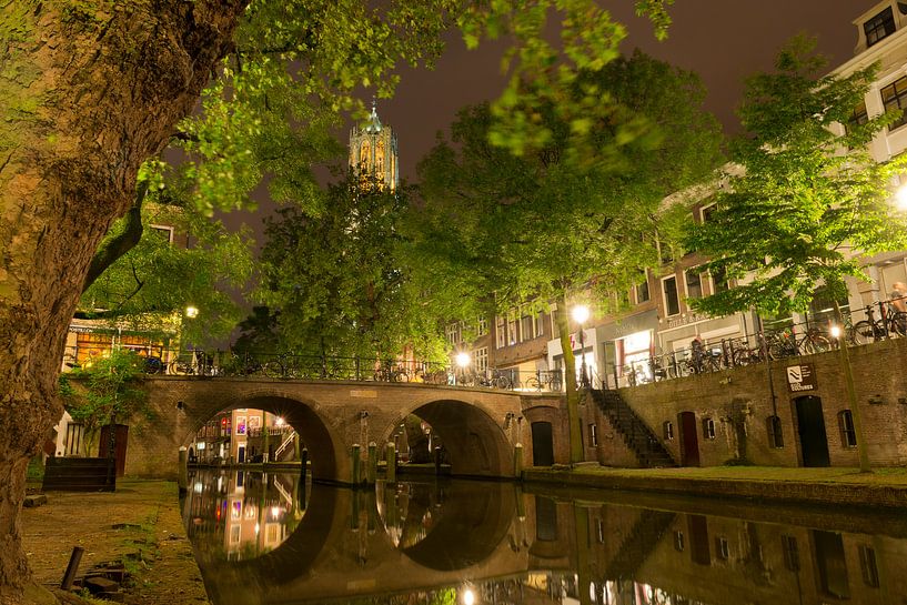 Utrecht Oudegracht : Gaardbrug avec vue sur l'église Dom par Martien Janssen